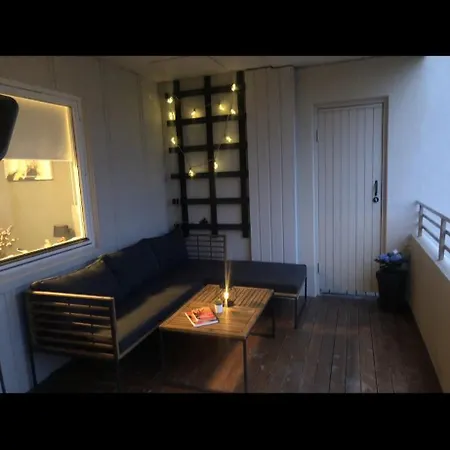 Fin Naert Alt شقة