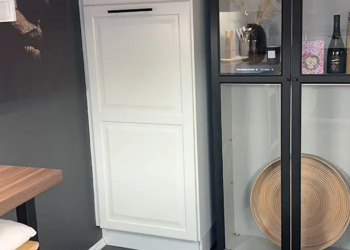 Apartment Fin Naert Alt