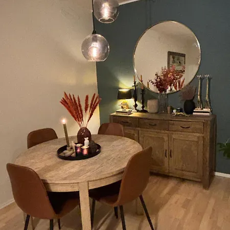 Fin Naert Alt Apartment *